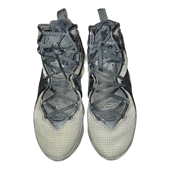 Nike LeBron Soldier 11 in Black and Gray Lebron 19 Black Green Glow Size 8 Men's